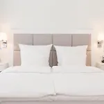 Hotel Brandenburger Tor 4*