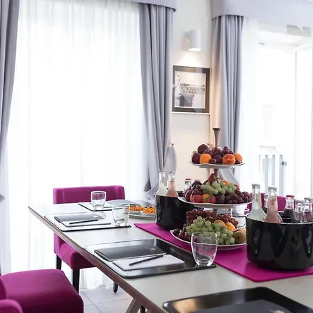 Brandenburger Tor Отель