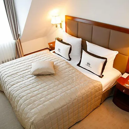 Brandenburger Tor 4*