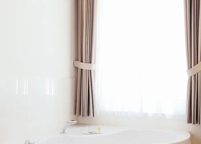 Отель Brandenburger Tor 4*